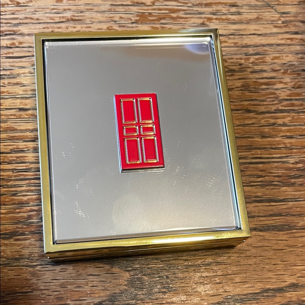Elizabeth Arden Beautiful Color Blush in Soft Pink - Picture 4 of 6